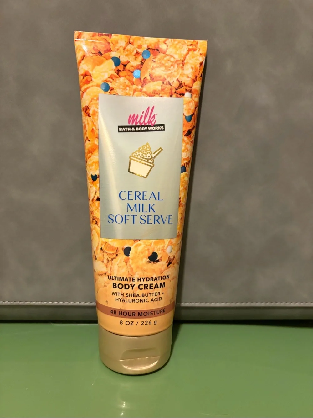 Bath & Body Works Cereal Milk Soft Serve Body Cream - Orange & Gold